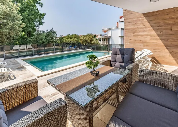 Apartment Amazing In Pula