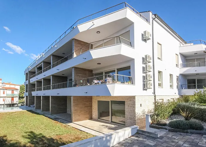 Amazing In Apartment *