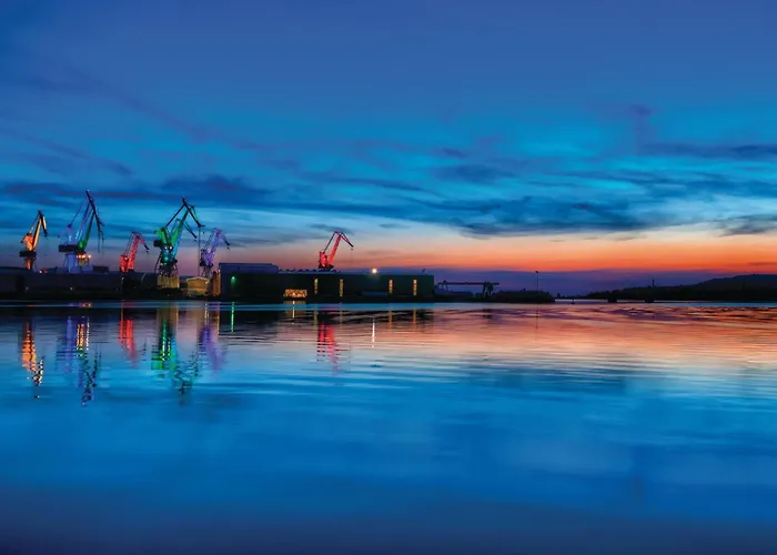 Amazing In Apartment *